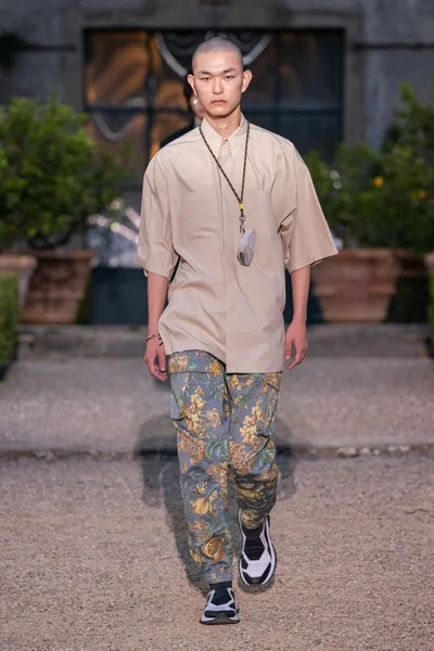 Look 46